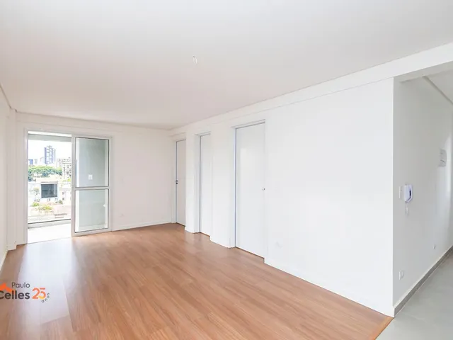 Apartamento 2 quartos e 2 banheiros, à venda, no bairro Guaíra em Curitiba