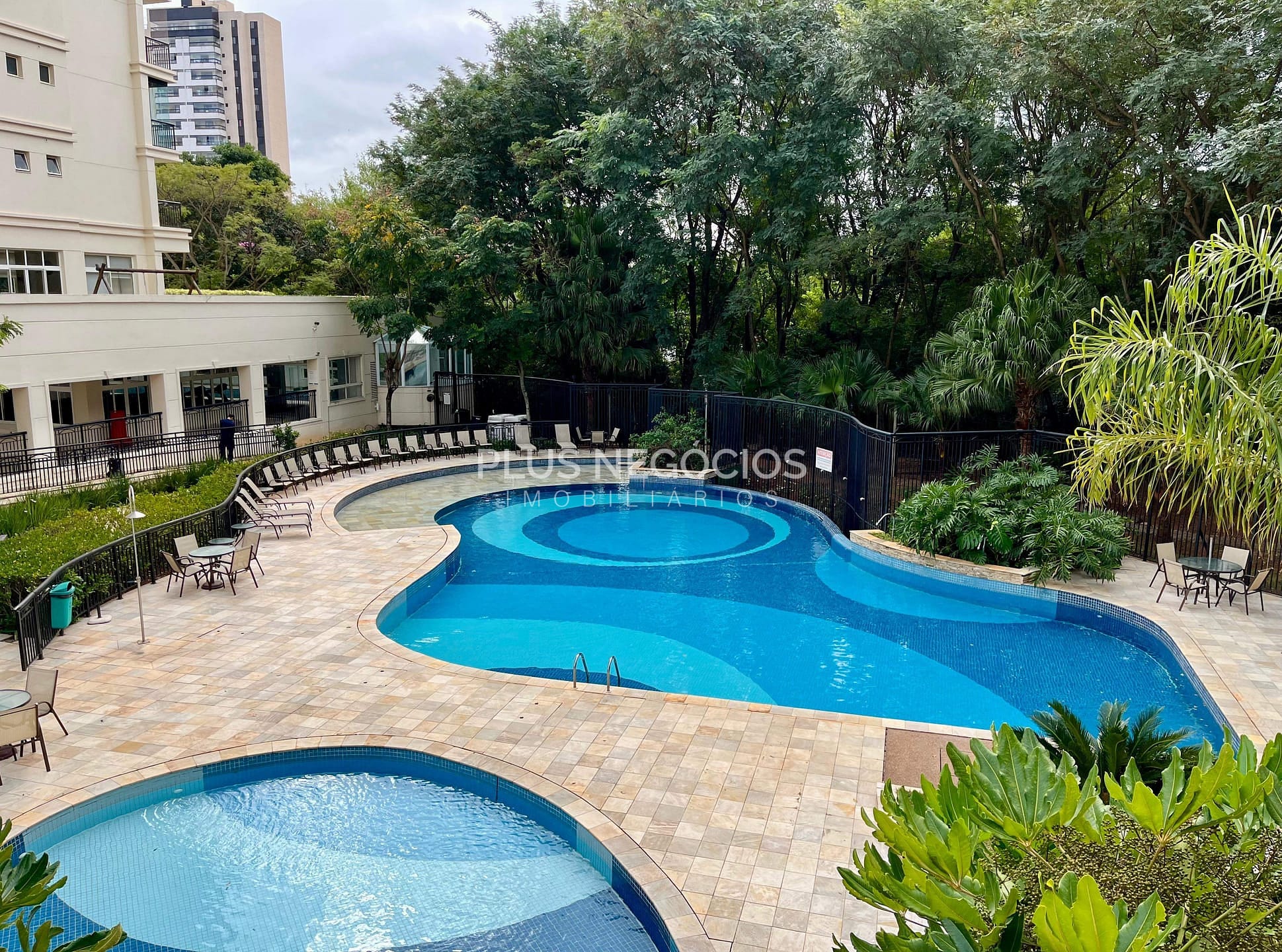 Apartamento à venda e aluguel com 3 quartos, 196m² - Foto 8