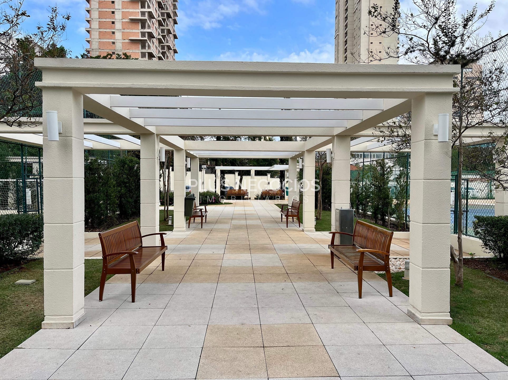 Apartamento à venda e aluguel com 3 quartos, 196m² - Foto 13