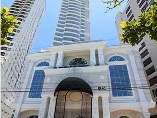 Apartamento 4 quartos e 7 banheiros, à venda, no bairro Centro em Balneário Camboriú