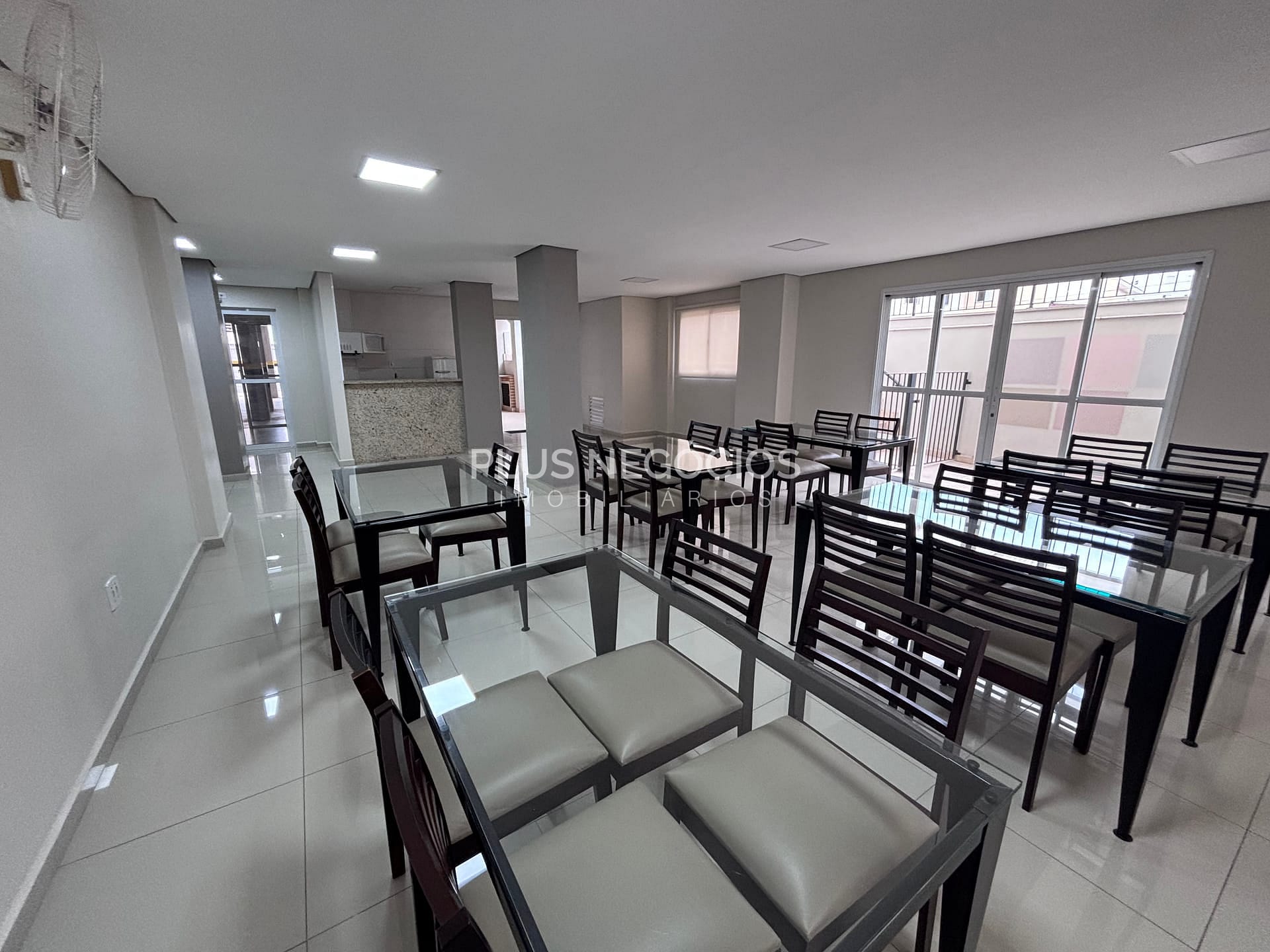 Apartamento à venda com 2 quartos, 72m² - Foto 40