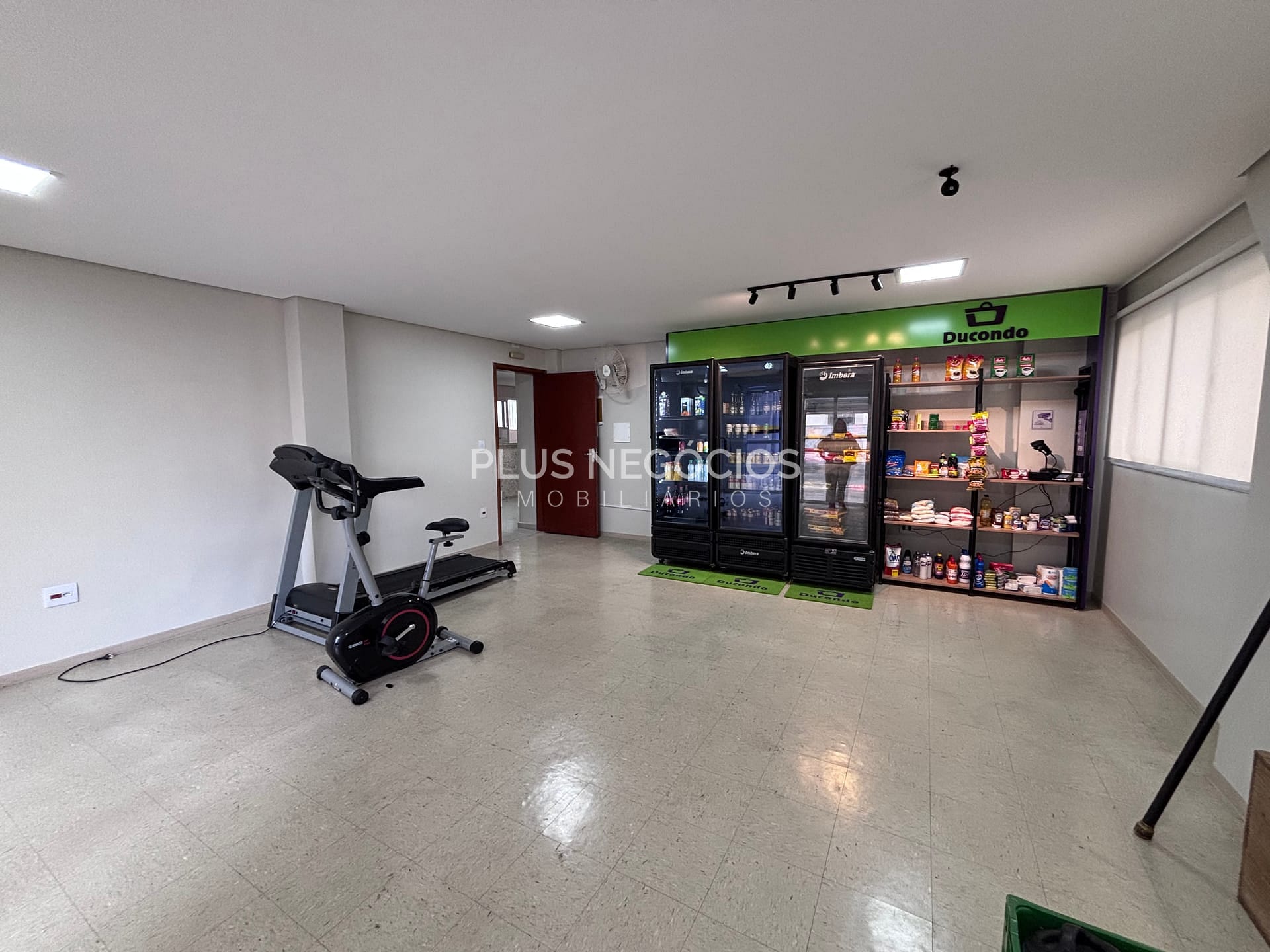 Apartamento à venda com 2 quartos, 72m² - Foto 2