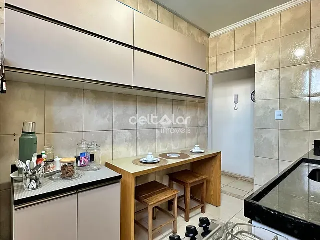 Apartamento 2 quartos e 1 banheiro, à venda, no bairro Planalto em Belo Horizonte