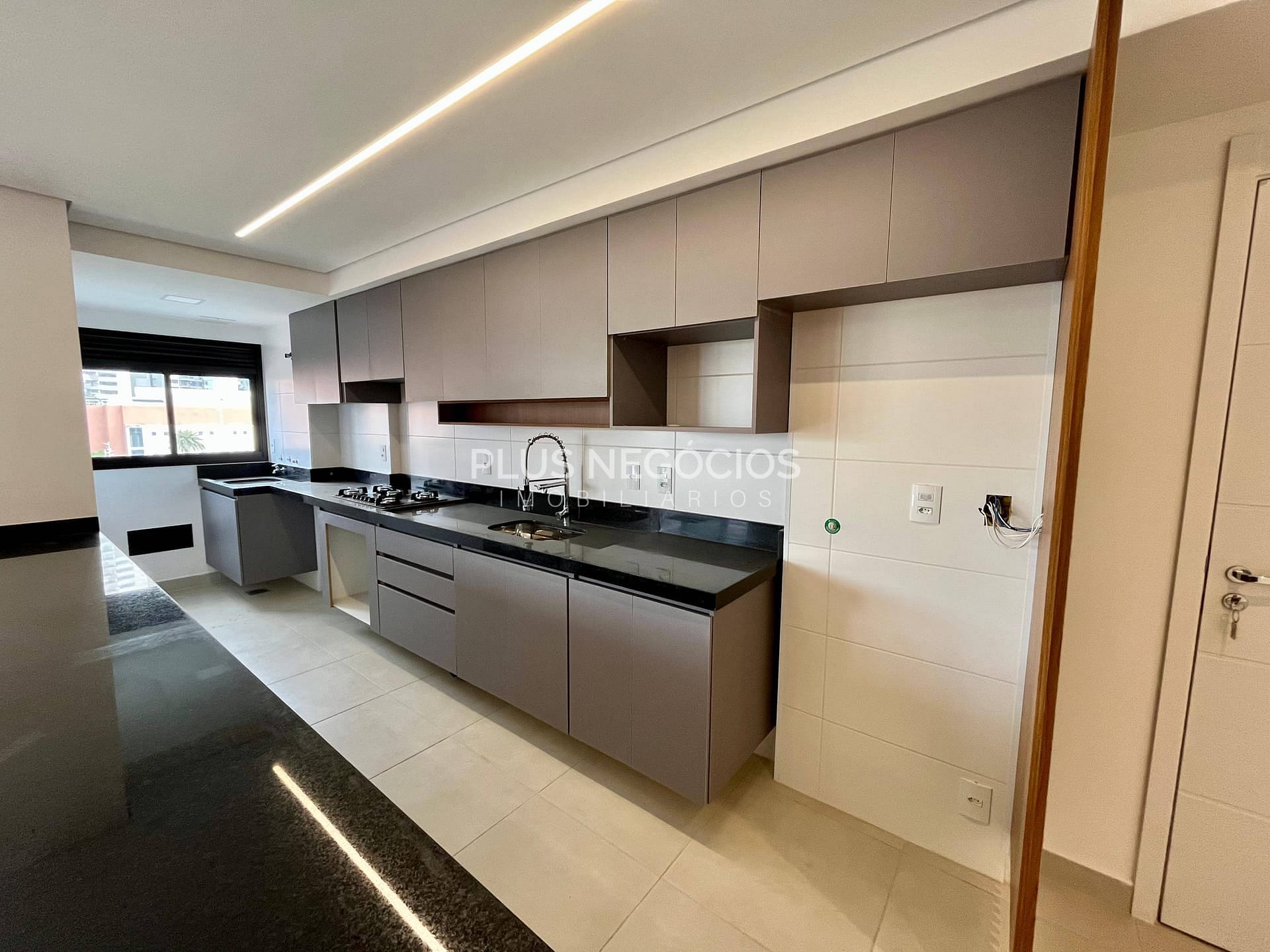 Apartamento à venda com 3 quartos, 107m² - Foto 5