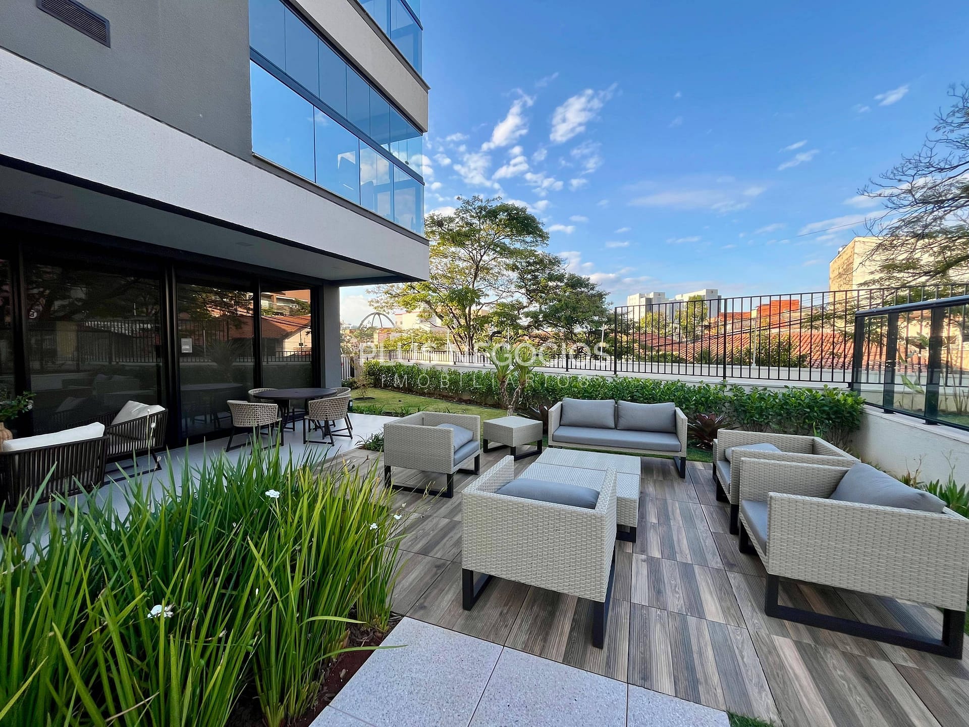 Apartamento à venda com 3 quartos, 107m² - Foto 29