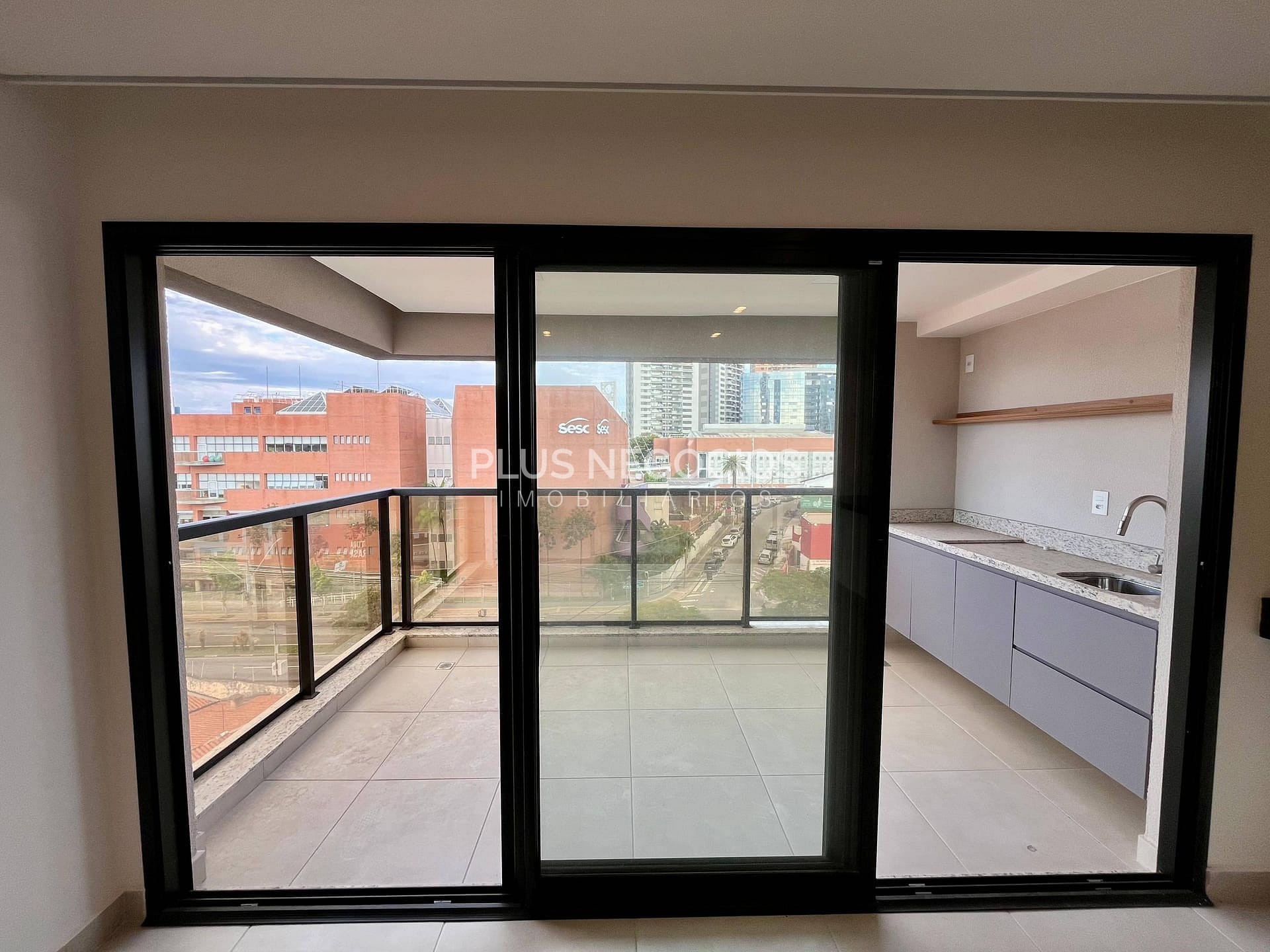 Apartamento à venda com 3 quartos, 107m² - Foto 11