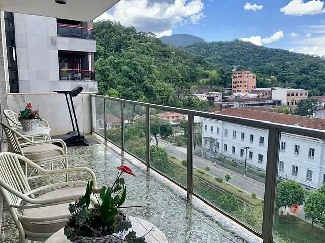 Apartamento 4 quartos e 2 banheiros, à venda, no bairro Centro em Petrópolis