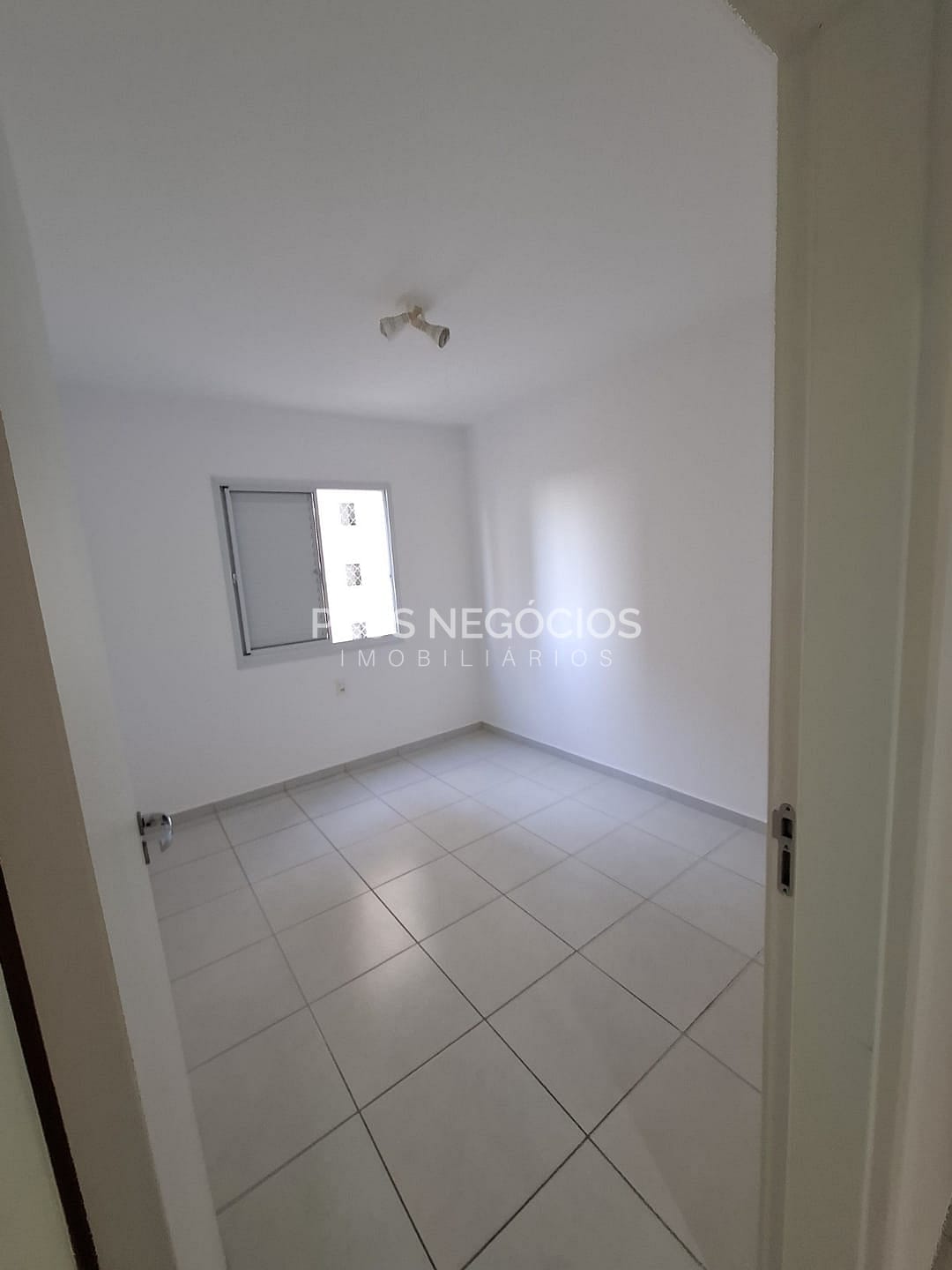 Apartamento para alugar com 3 quartos, 90m² - Foto 10