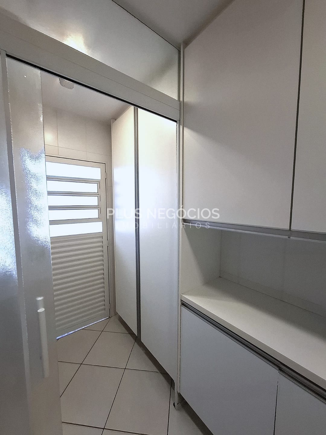 Apartamento para alugar com 3 quartos, 90m² - Foto 5