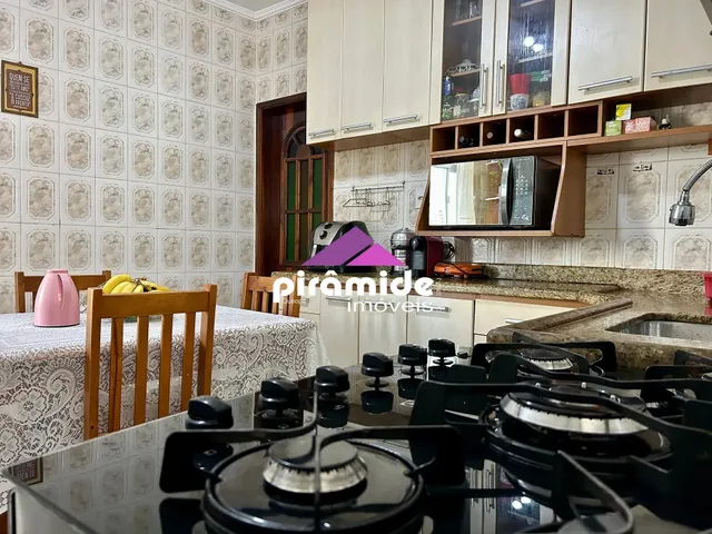 Apartamento com 180m² 3 quartos e 2 banheiros, à venda, no bairro Boqueirão em Santos