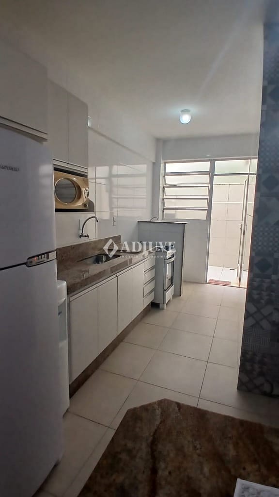 Apartamento à venda com 2 quartos, 68m² - Foto 4