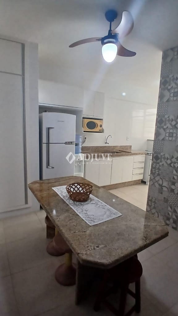 Apartamento à venda com 2 quartos, 68m² - Foto 3