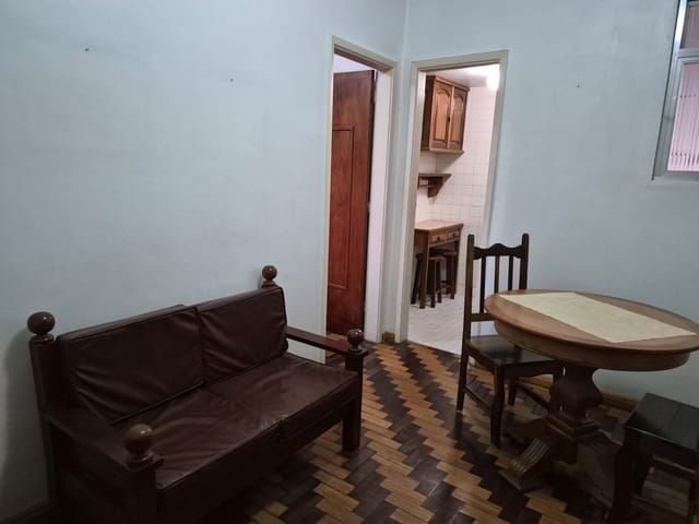 Apartamento 1 quarto e 1 banheiro, para alugar, no bairro Centro em Petrópolis
