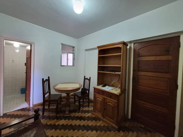 Apartamento 1 quarto e 1 banheiro, para alugar, no bairro Centro em Petrópolis