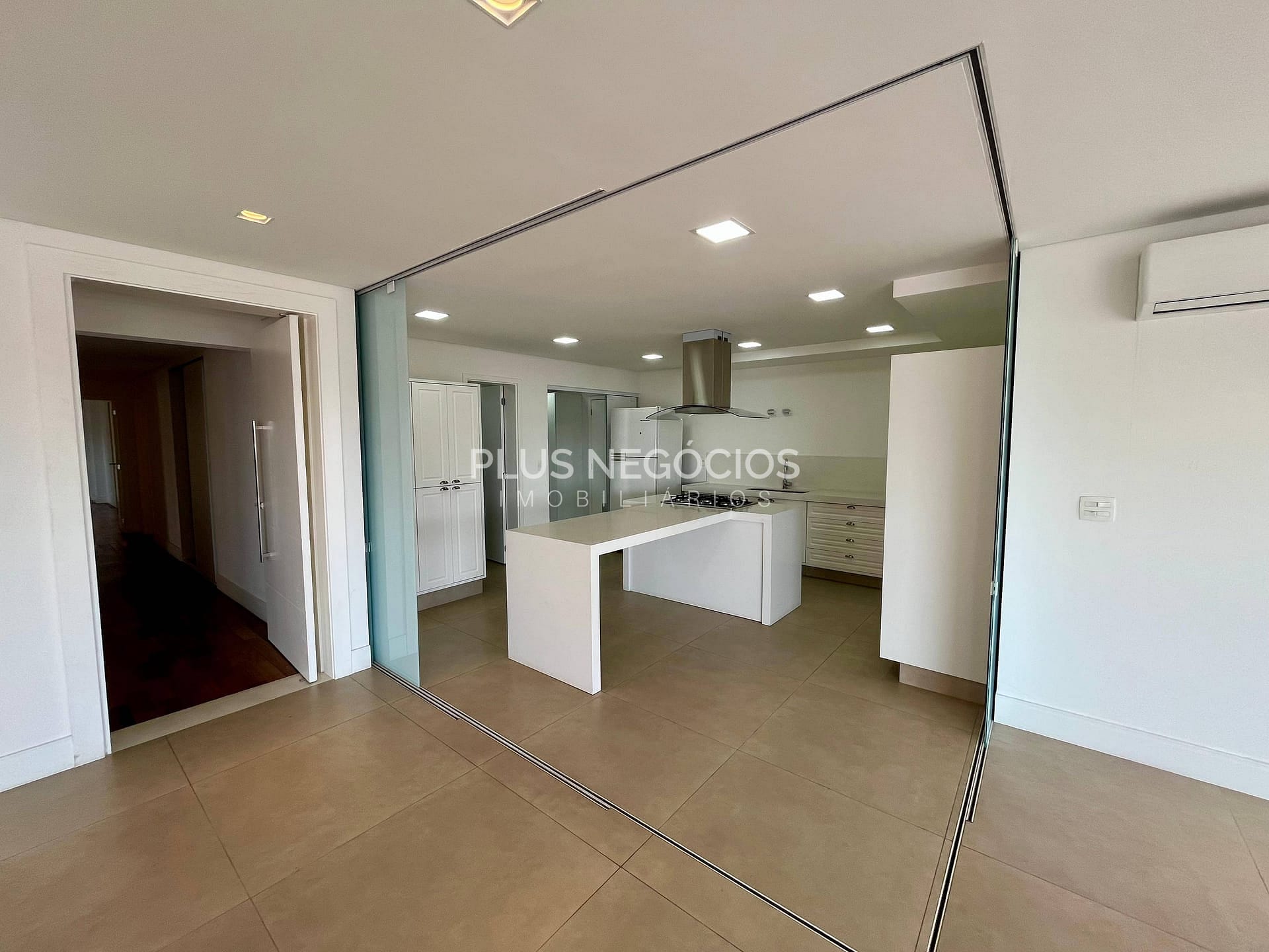 Apartamento à venda e aluguel com 4 quartos, 342m² - Foto 13