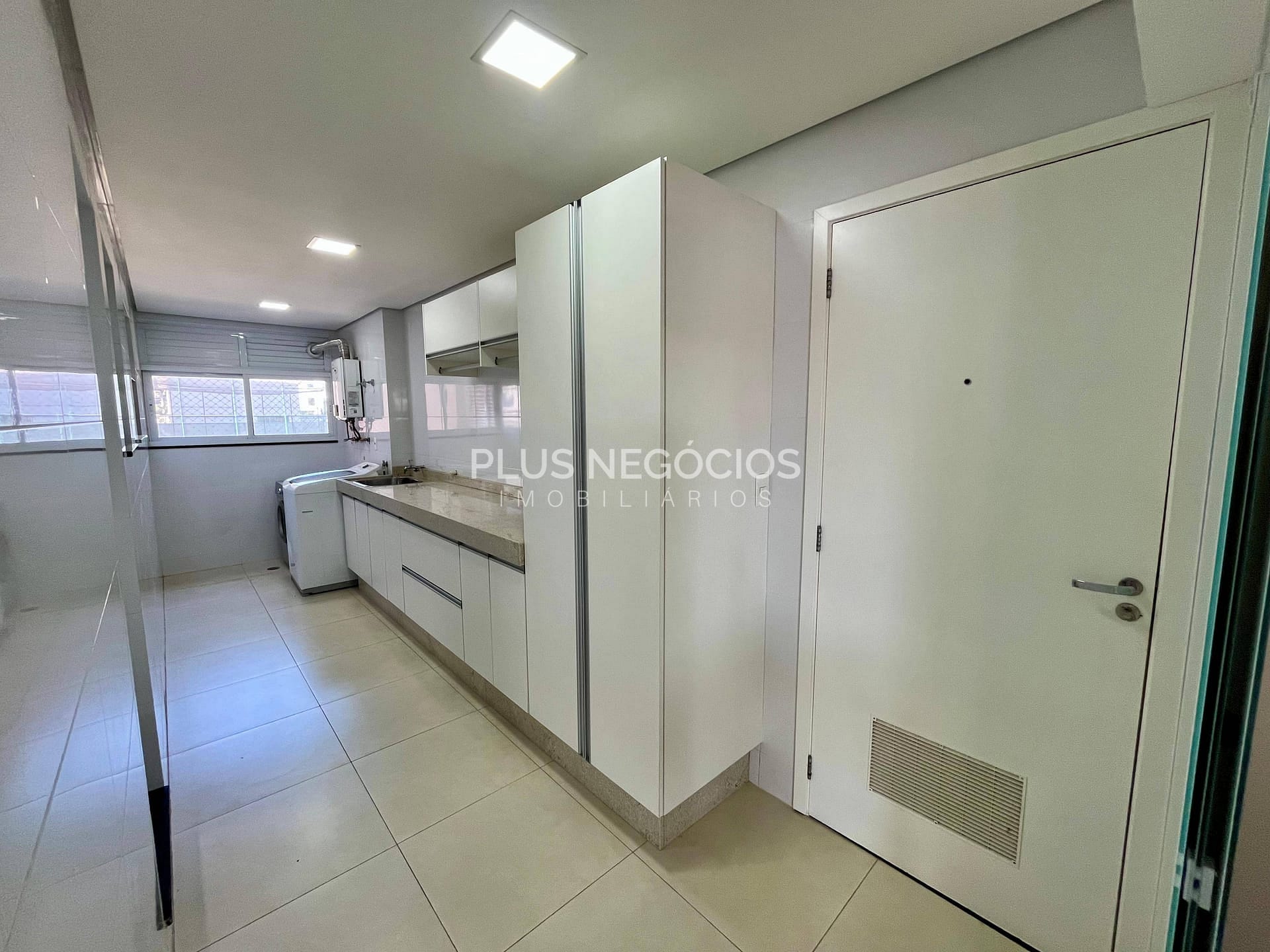 Apartamento à venda e aluguel com 4 quartos, 342m² - Foto 17