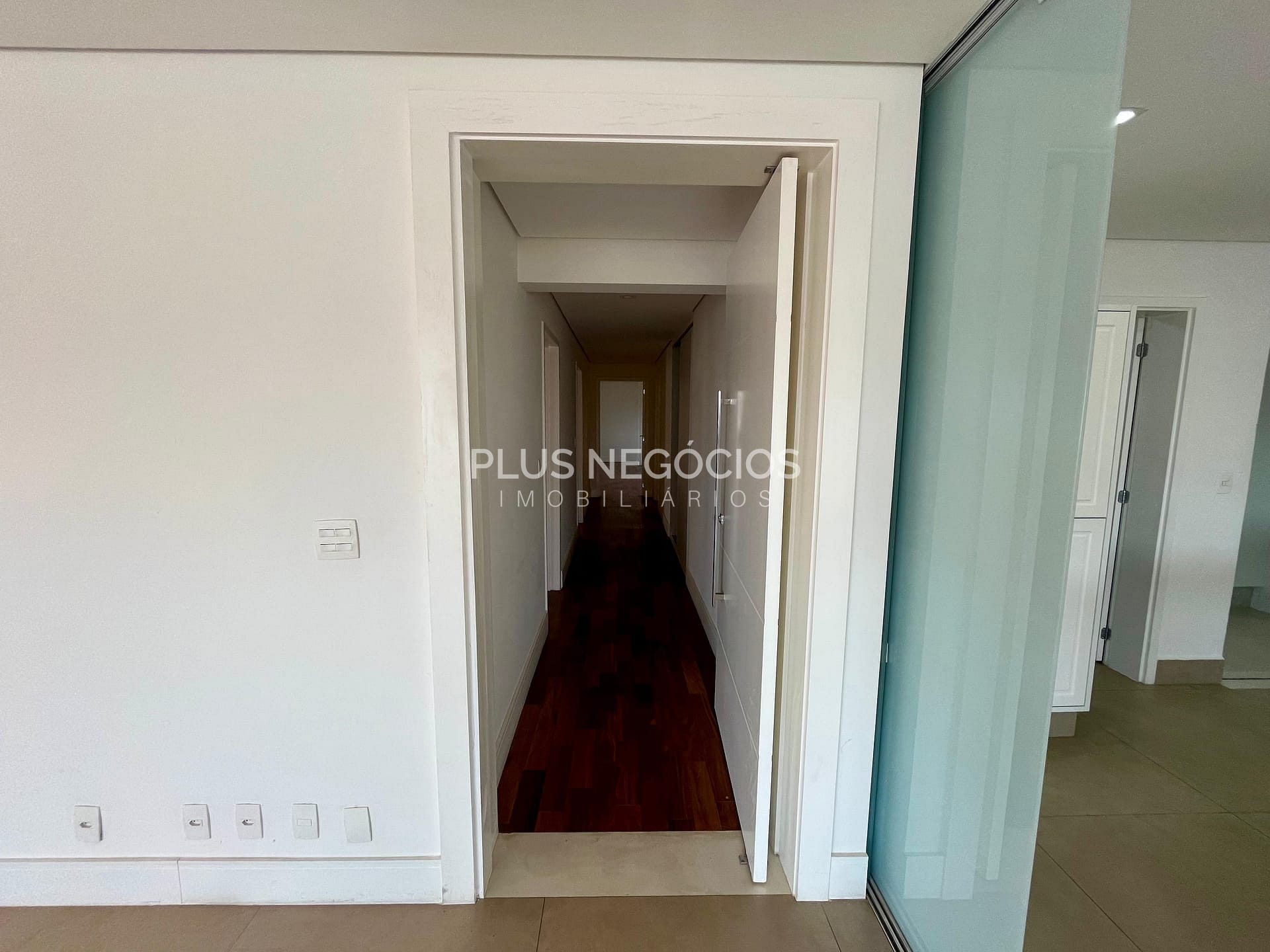 Apartamento à venda e aluguel com 4 quartos, 342m² - Foto 23