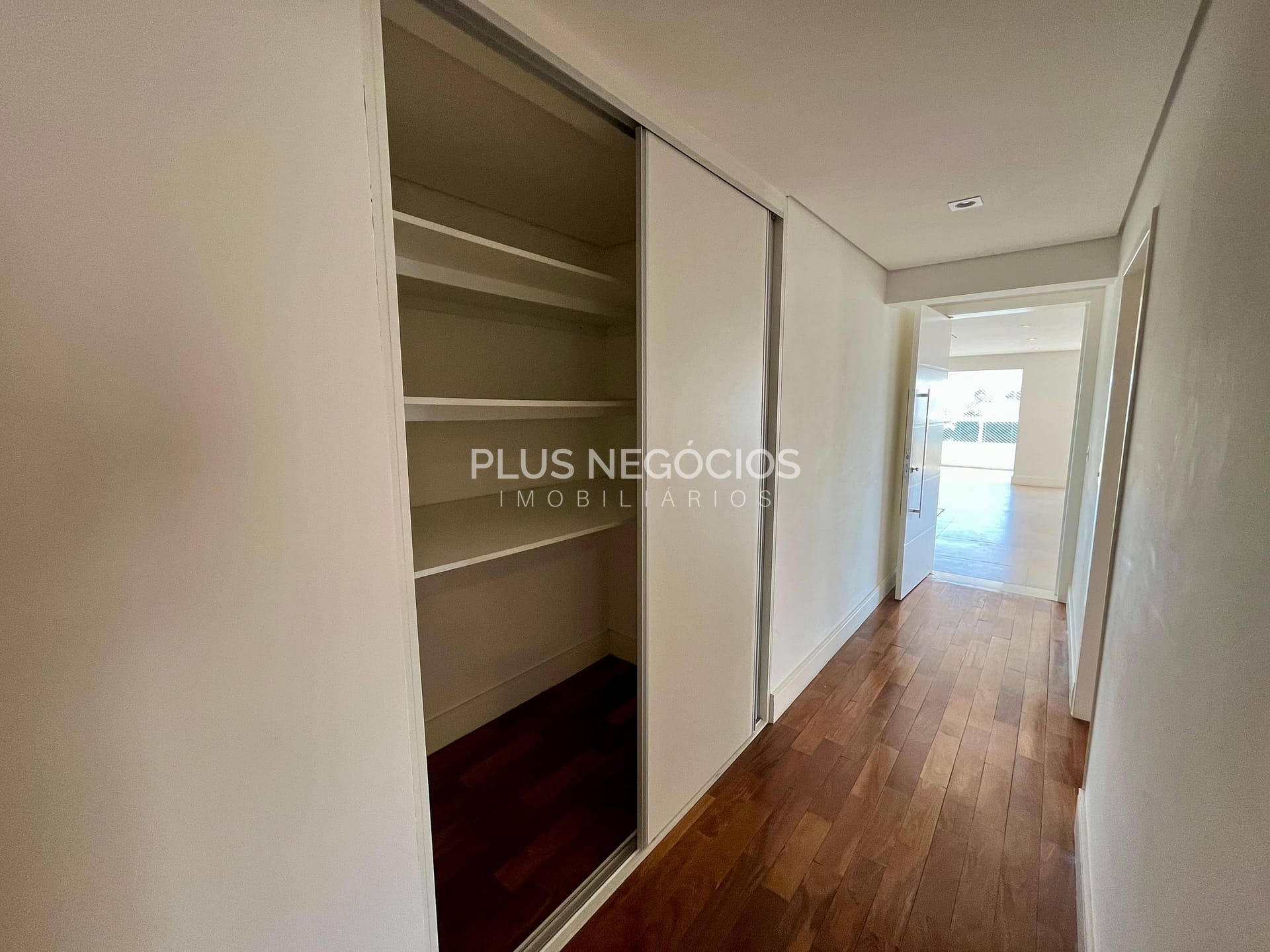 Apartamento à venda e aluguel com 4 quartos, 342m² - Foto 20