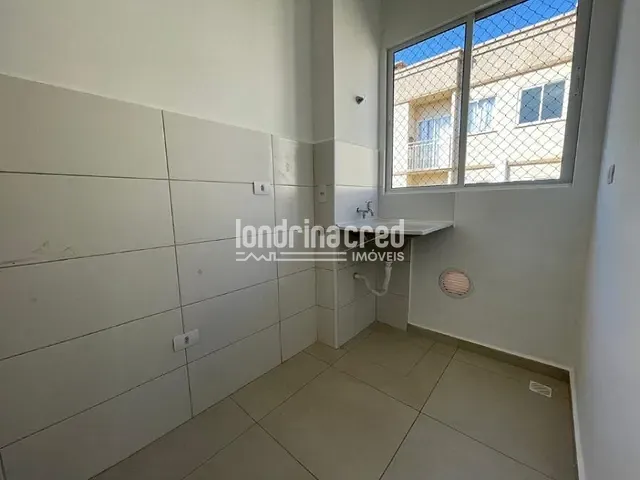 Apartamento 2 quartos e 1 banheiro, à venda, no bairro Residencial Terra de Santa Cruz II em Ibiporã