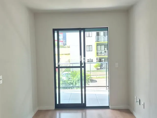 Apartamento 2 quartos e 2 banheiros, à venda ou para alugar, no bairro Uvaranas em Ponta Grossa