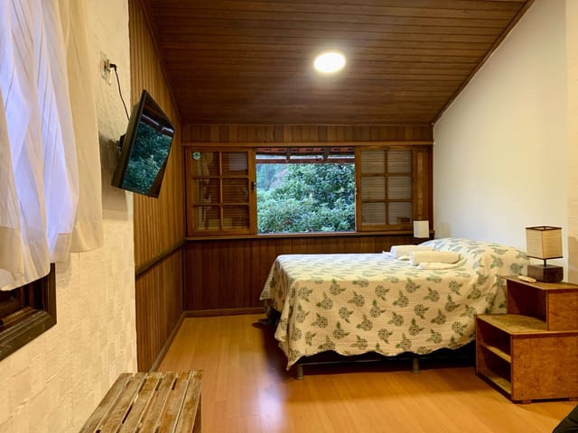 Apartamento 3 quartos e 3 banheiros, para alugar, no bairro Nogueira em Petrópolis
