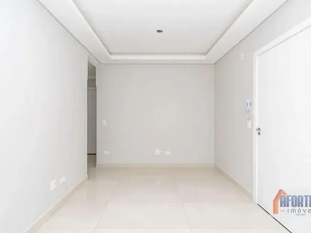 Apartamento 3 quartos e 1 banheiro, à venda, no bairro Pinheirinho em Curitiba