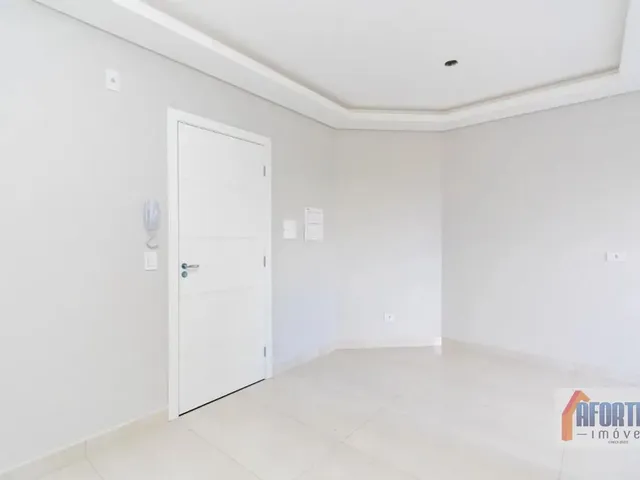 Apartamento 3 quartos e 1 banheiro, à venda, no bairro Pinheirinho em Curitiba