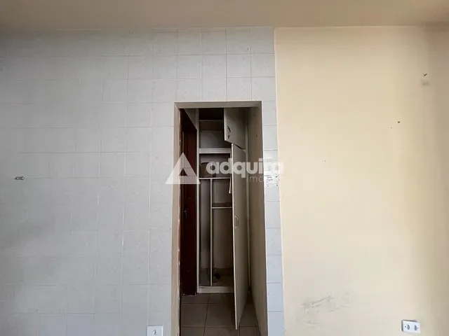 Apartamento 4 quartos e 2 banheiros, para alugar, no bairro Contorno em Ponta Grossa