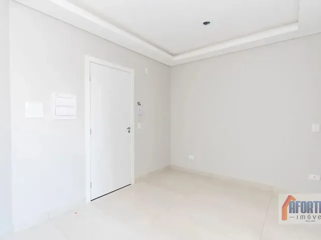 Apartamento 2 quartos e 1 banheiro, à venda, no bairro Pinheirinho em Curitiba