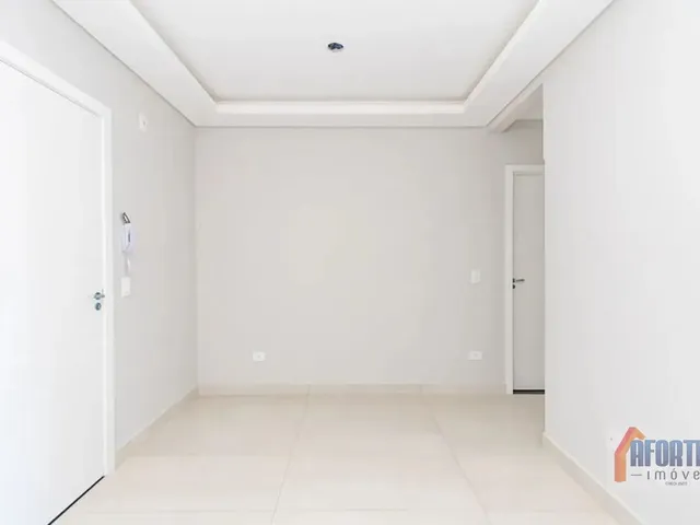 Apartamento 2 quartos e 1 banheiro, à venda, no bairro Pinheirinho em Curitiba