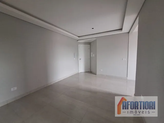 Apartamento 3 quartos e 1 banheiro, à venda, no bairro Pinheirinho em Curitiba