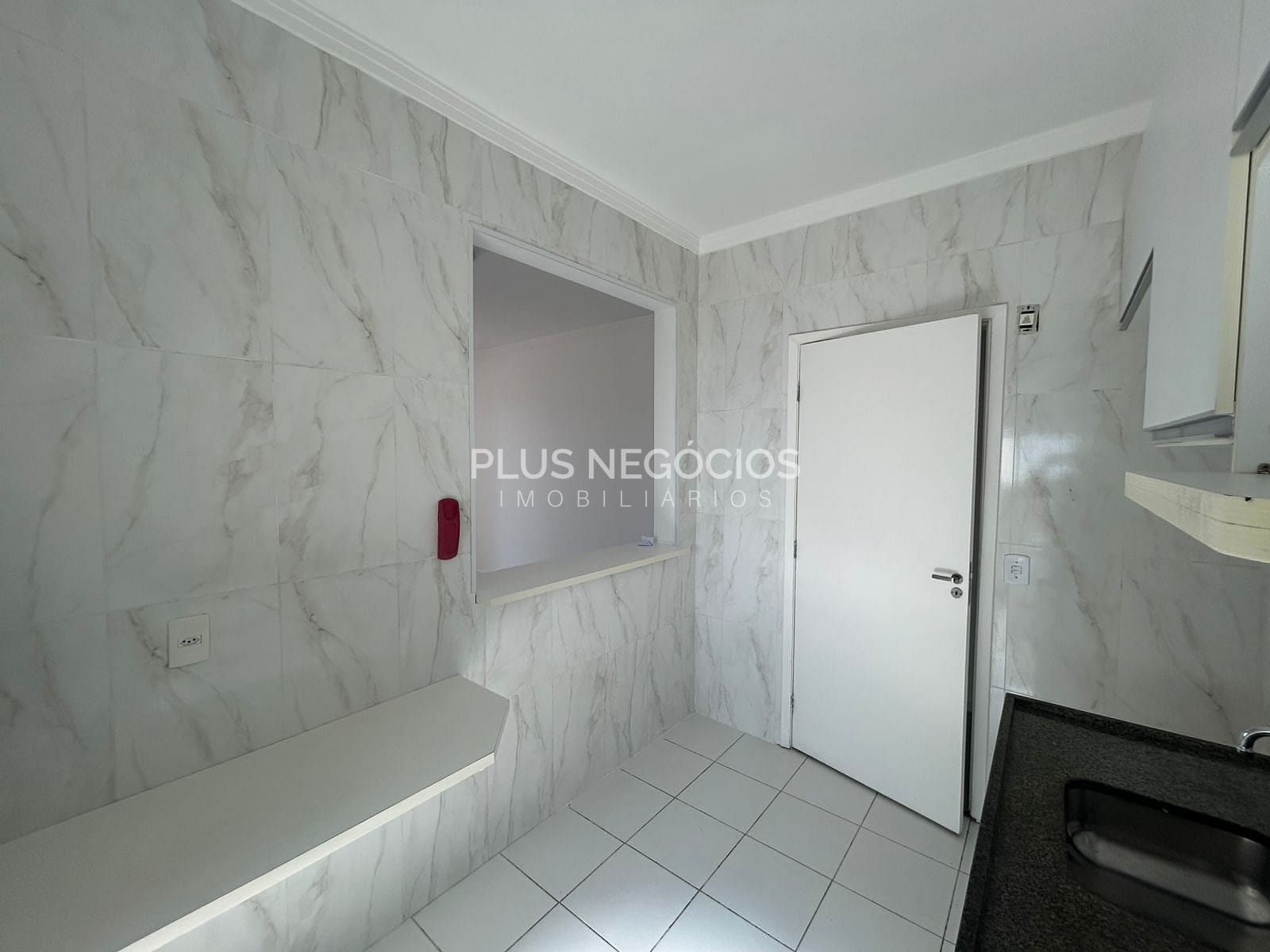Apartamento à venda com 3 quartos, 76m² - Foto 3
