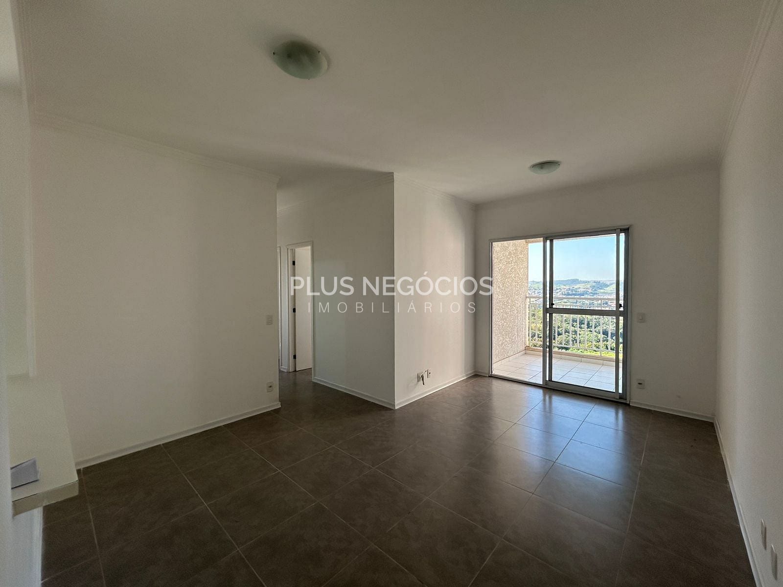 Apartamento à venda com 3 quartos, 76m² - Foto 1