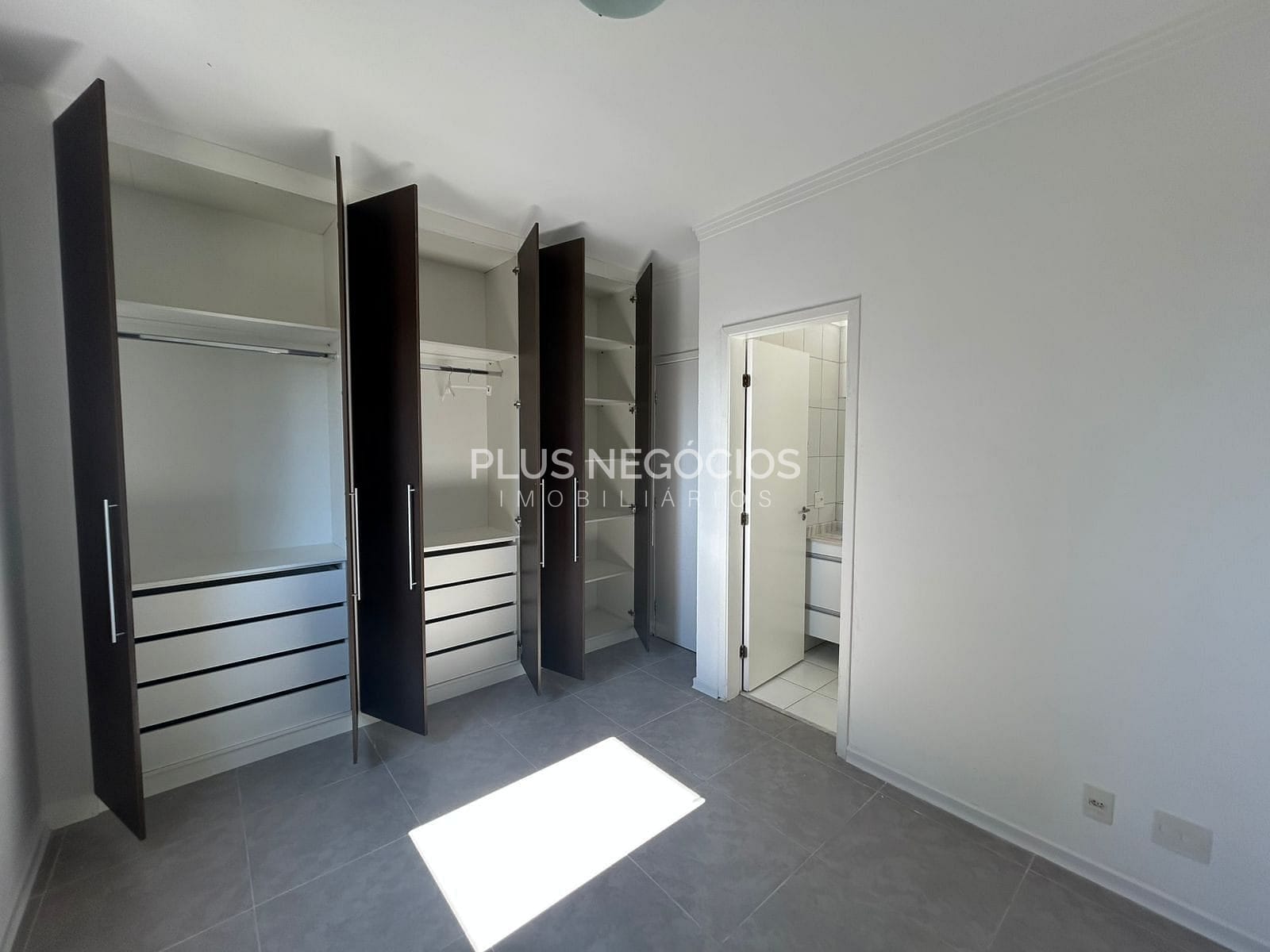 Apartamento à venda com 3 quartos, 76m² - Foto 21