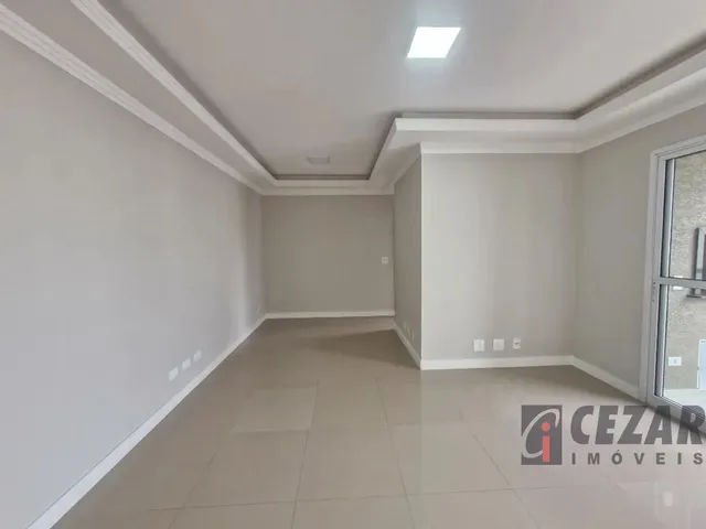 Apartamento 2 quartos e 2 banheiros, para alugar, no bairro Uberaba em Curitiba
