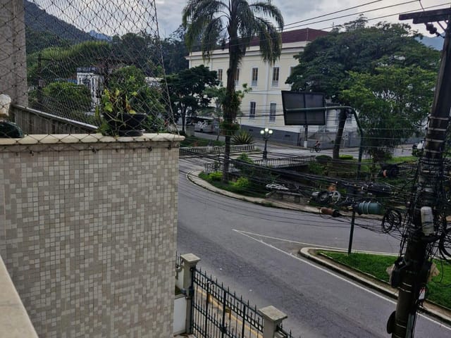 Apartamento 3 quartos e 1 banheiro, para alugar, no bairro Centro em Petrópolis