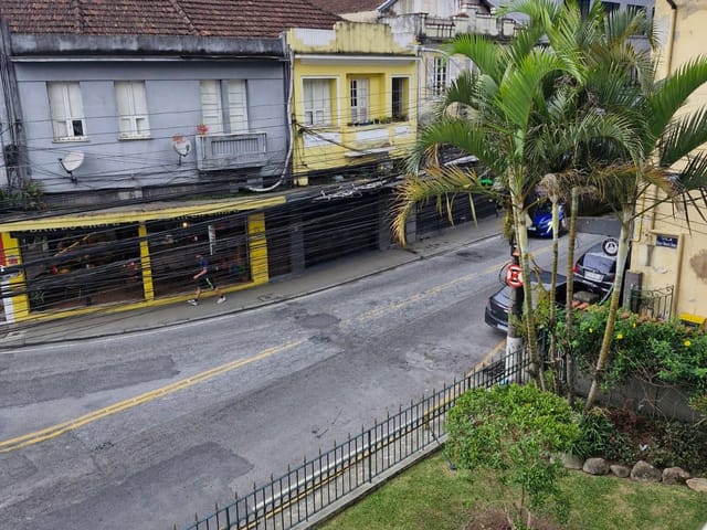 Apartamento 3 quartos e 1 banheiro, para alugar, no bairro Centro em Petrópolis