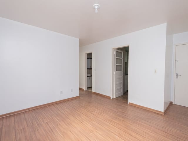 Apartamento com 72m² 2 quartos e 1 banheiro, à venda, no bairro Três Vendas em Pelotas