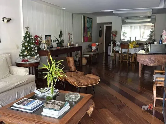 Apartamento à venda, no bairro Valparaíso em Petrópolis