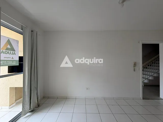 Apartamento 2 quartos e 1 banheiro, para alugar, no bairro Uvaranas em Ponta Grossa