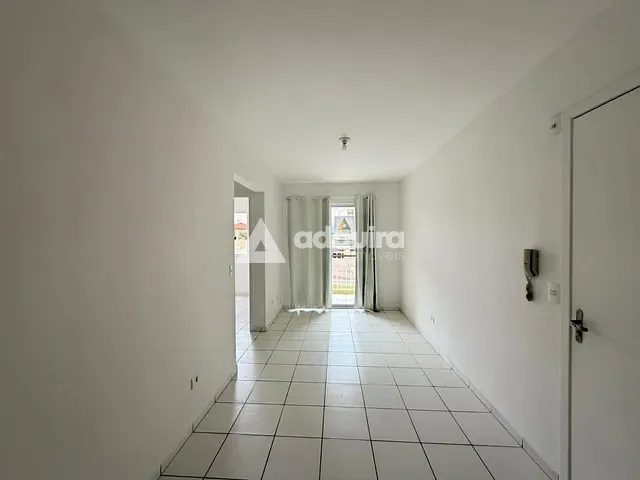 Apartamento 2 quartos e 1 banheiro, para alugar, no bairro Uvaranas em Ponta Grossa
