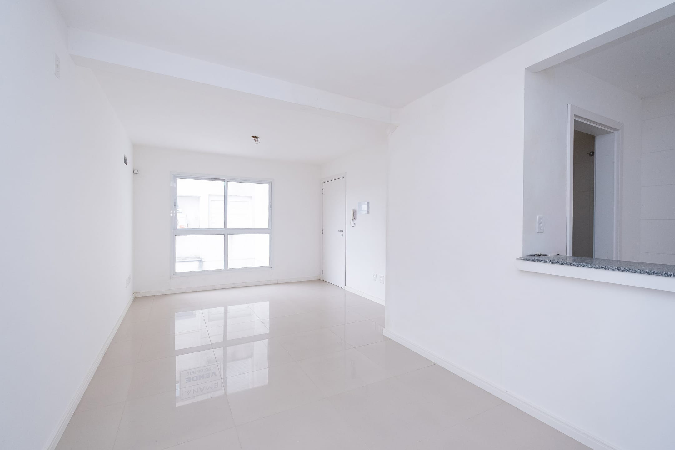 Apartamento à venda no Centro de Pelotas: 49m², 1 quarto e vaga de garagem.