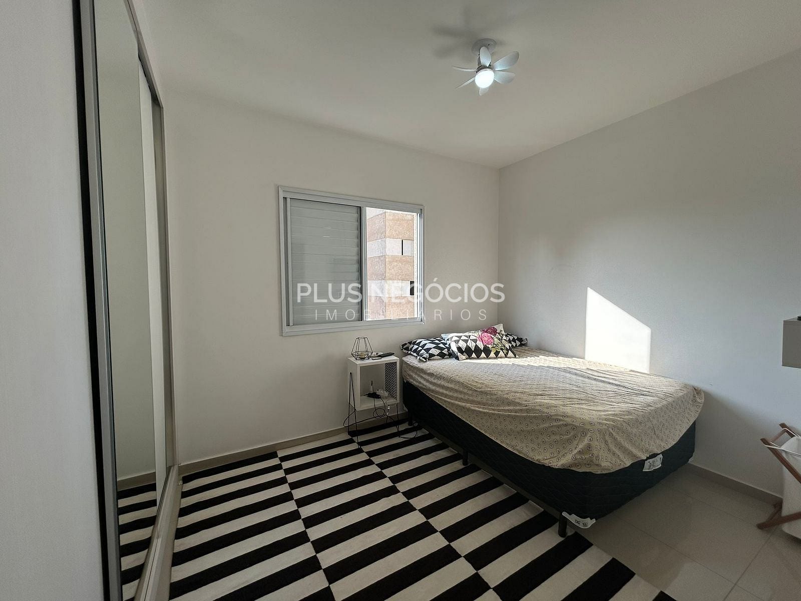Apartamento para alugar com 2 quartos, 76m² - Foto 9