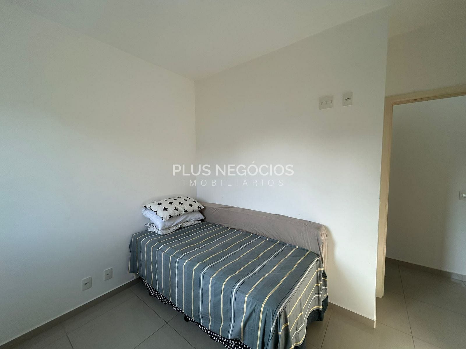 Apartamento para alugar com 2 quartos, 76m² - Foto 2