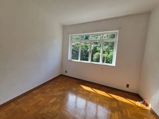 Apartamento 1 quarto e 1 banheiro, à venda, no bairro Centro em Petrópolis