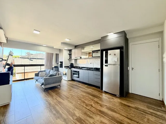 Apartamento 3 quartos e 1 banheiro, à venda, no bairro Campo Comprido em Curitiba