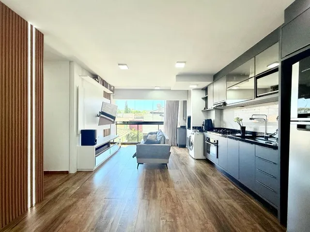 Apartamento 3 quartos e 1 banheiro, à venda, no bairro Campo Comprido em Curitiba
