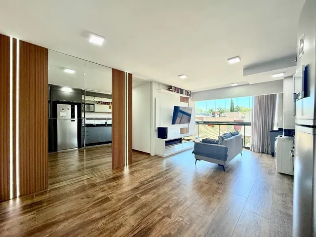 Apartamento 3 quartos e 1 banheiro, à venda, no bairro Campo Comprido em Curitiba