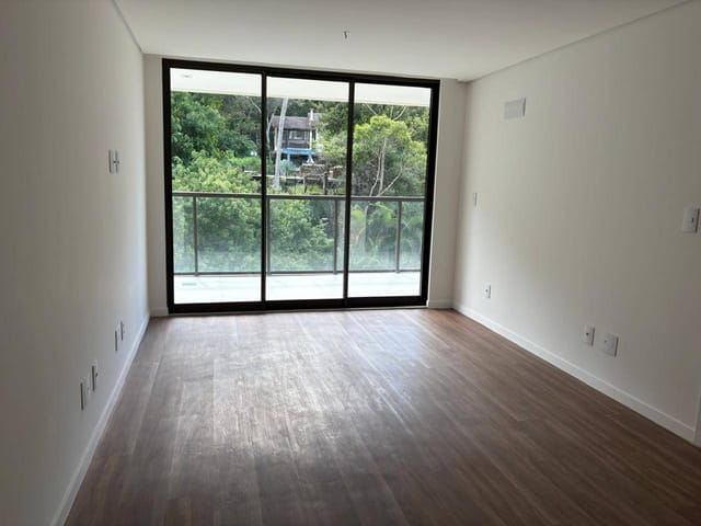 Apartamento 2 quartos e 1 banheiro, à venda ou para alugar, no bairro Itaipava em Petrópolis
