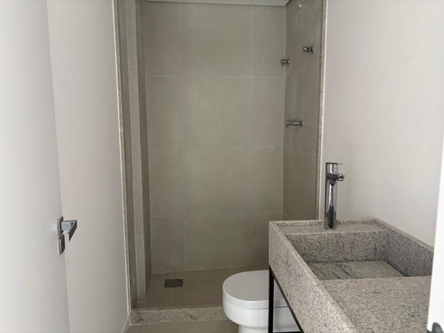 Apartamento 2 quartos e 1 banheiro, à venda ou para alugar, no bairro Itaipava em Petrópolis